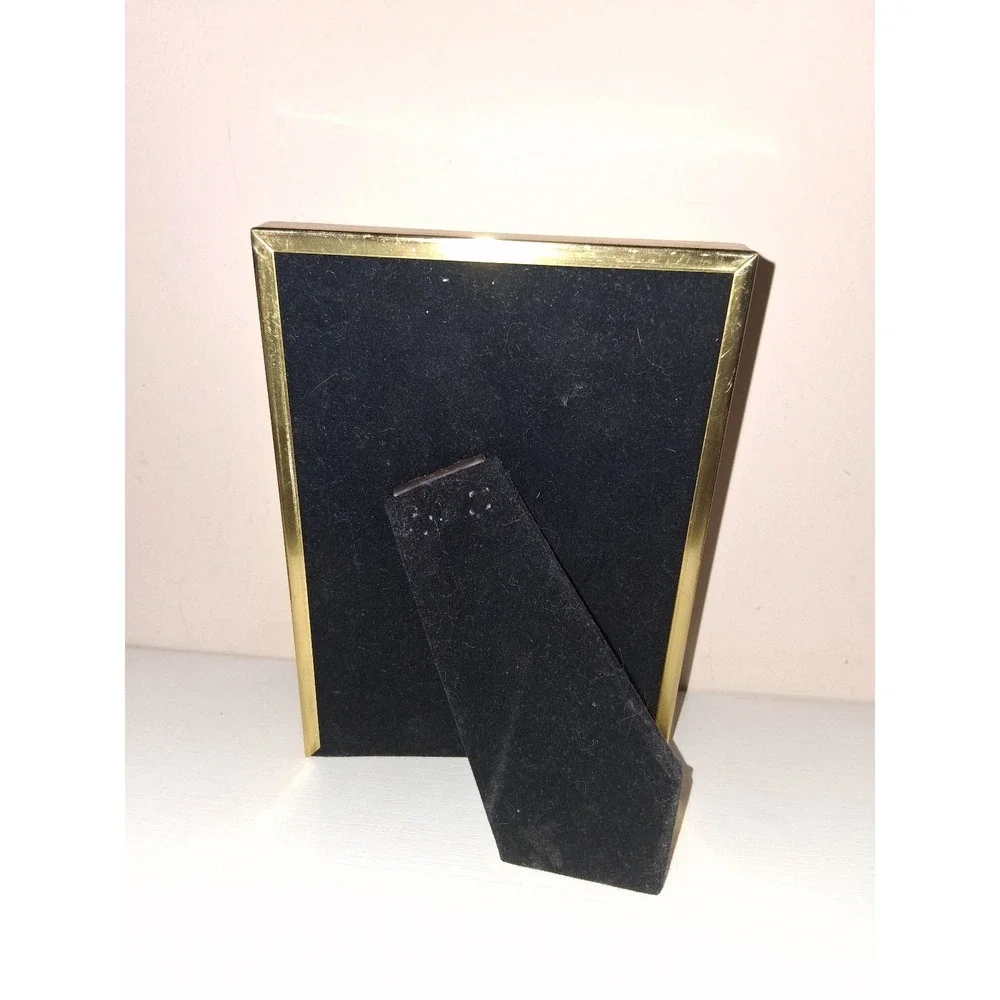 Vintage Gold Tone Picture Frame Fits 6 x 4 Photo Easel Back Desk Frame